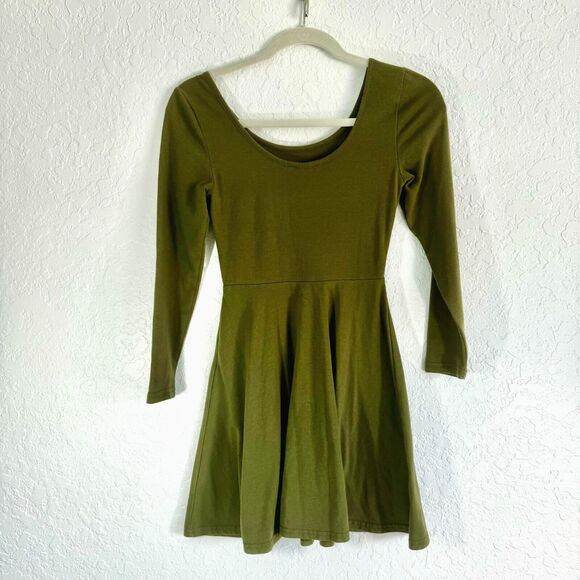 Womens Charlotte Russe Olive Green Long Sleeve Skater Flowy Dress XSmall - Picture 2 of 8